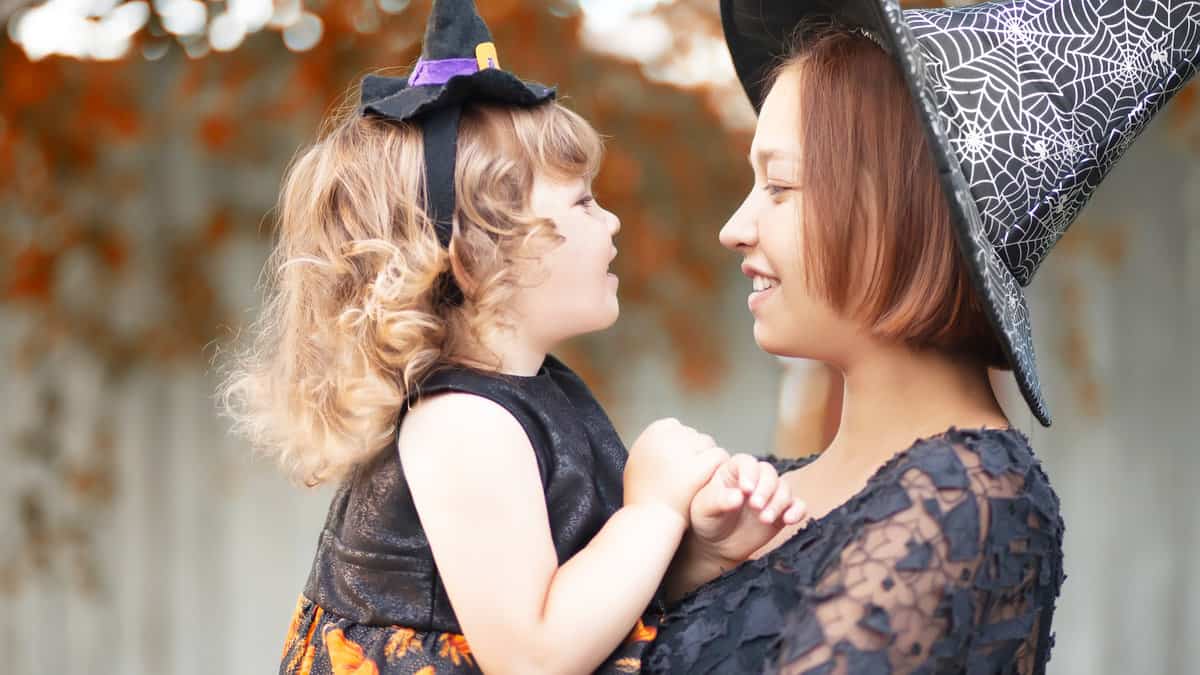 24 Cute Mom and Daughter Halloween Costumes